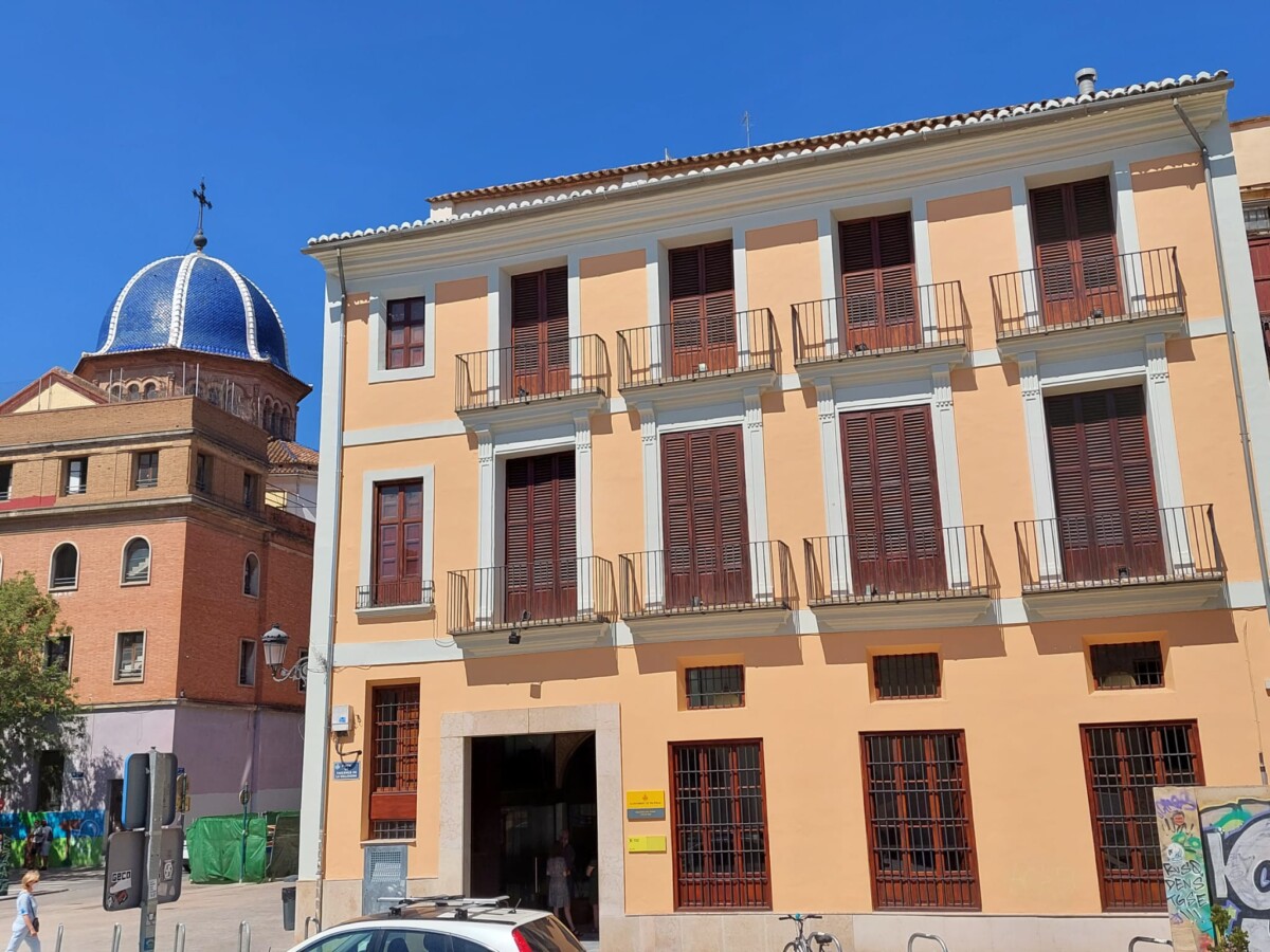 Centro Valenciano de Estudios y Conservación del Patrimonio del Cómic 'Micharmut'